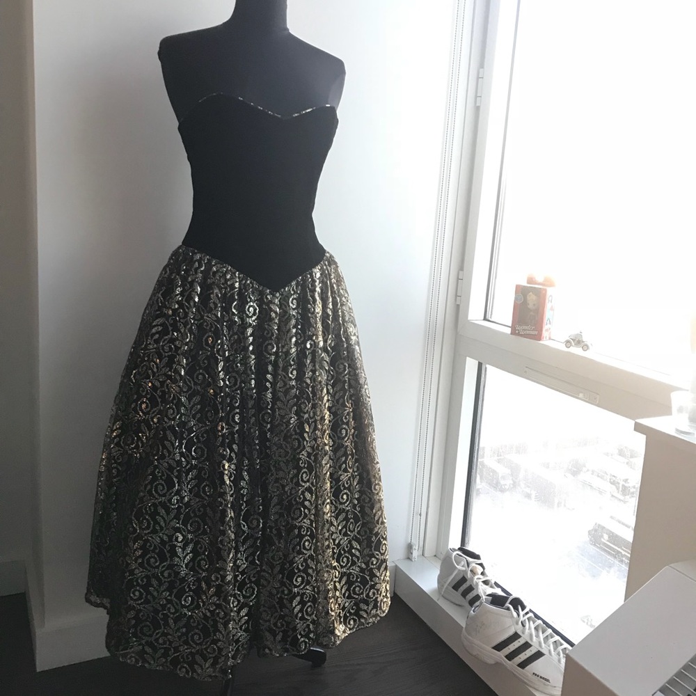 Vintage Jessica Mcklintock Velvet and Lace Dress